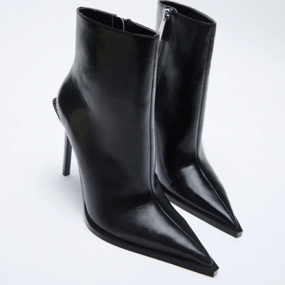 Zara Black Pointed Toe Leather Ankle Boots